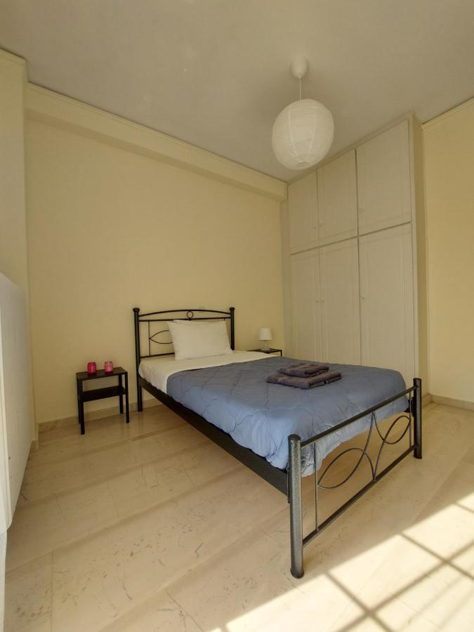 Eleni'S Seafront Apartment Artemida  Exterior foto