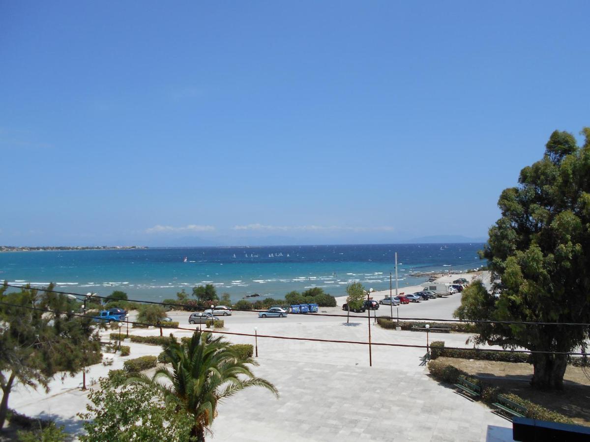 Eleni'S Seafront Apartment Artemida  Exterior foto